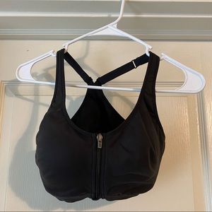 VS knockout front-close sport bra 36